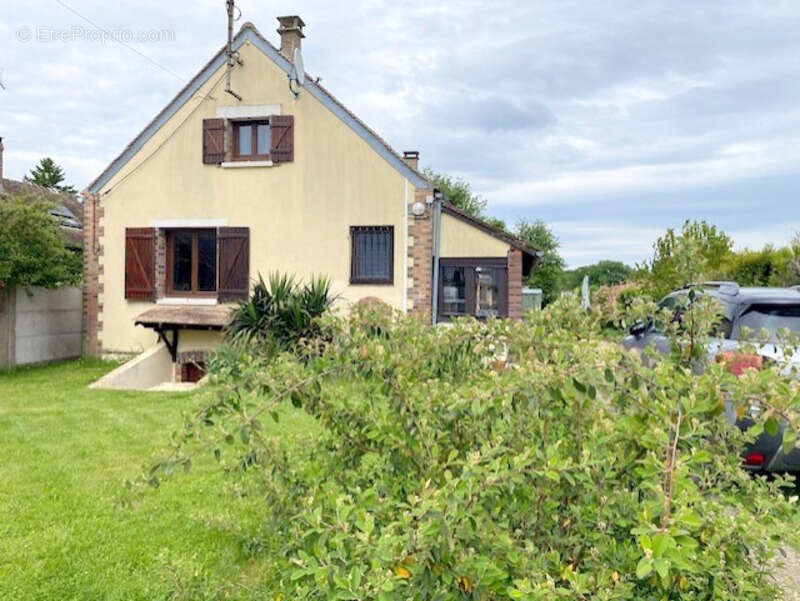 Maison à DOMATS