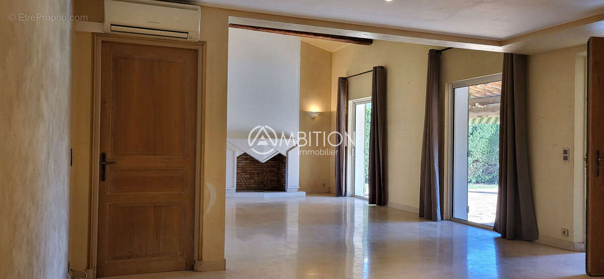 Maison à PUGET-SUR-ARGENS