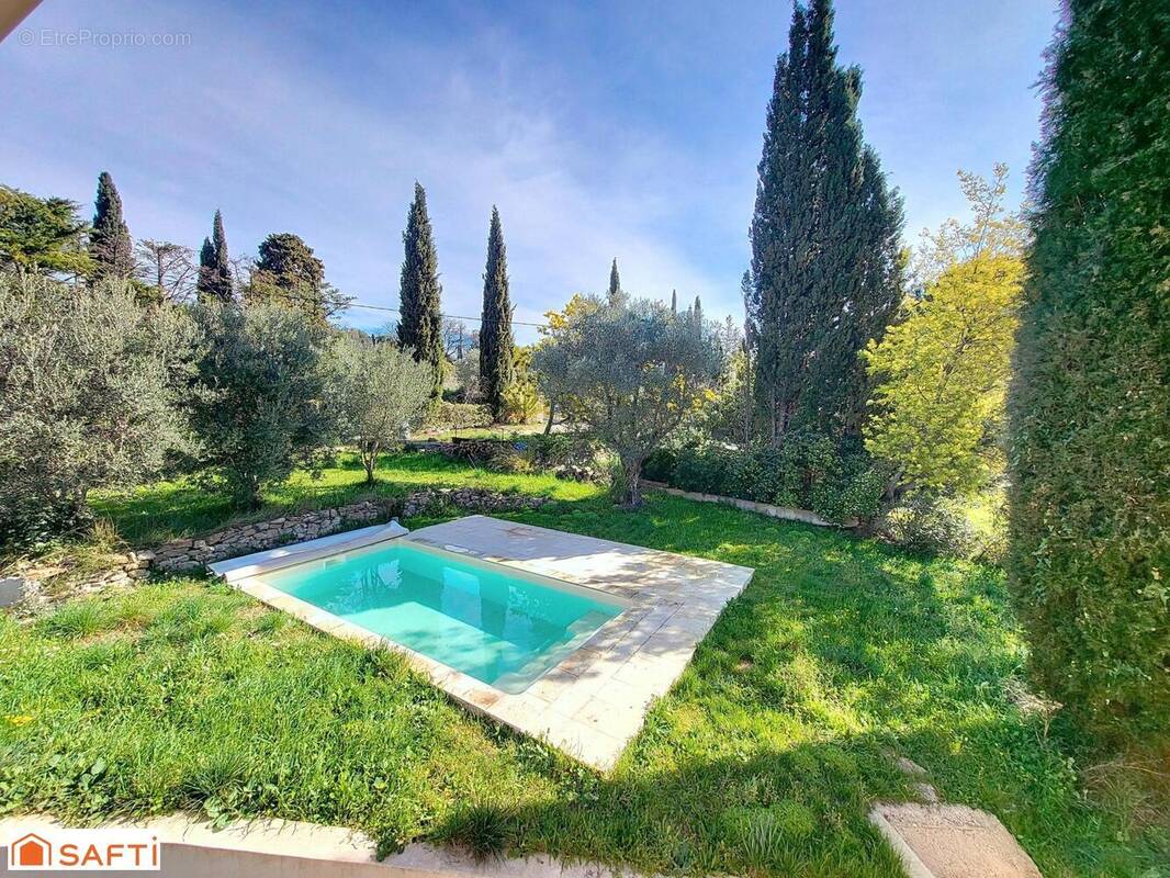 Photo 1 - Maison à LE CASTELLET