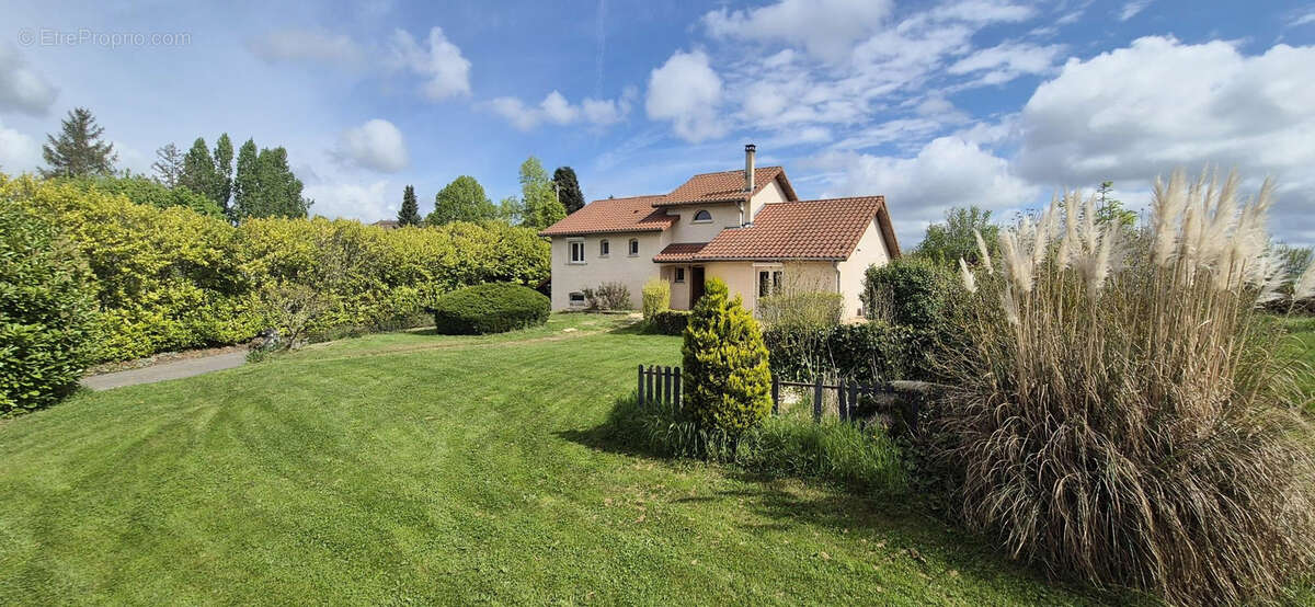 Maison à CESSIEU