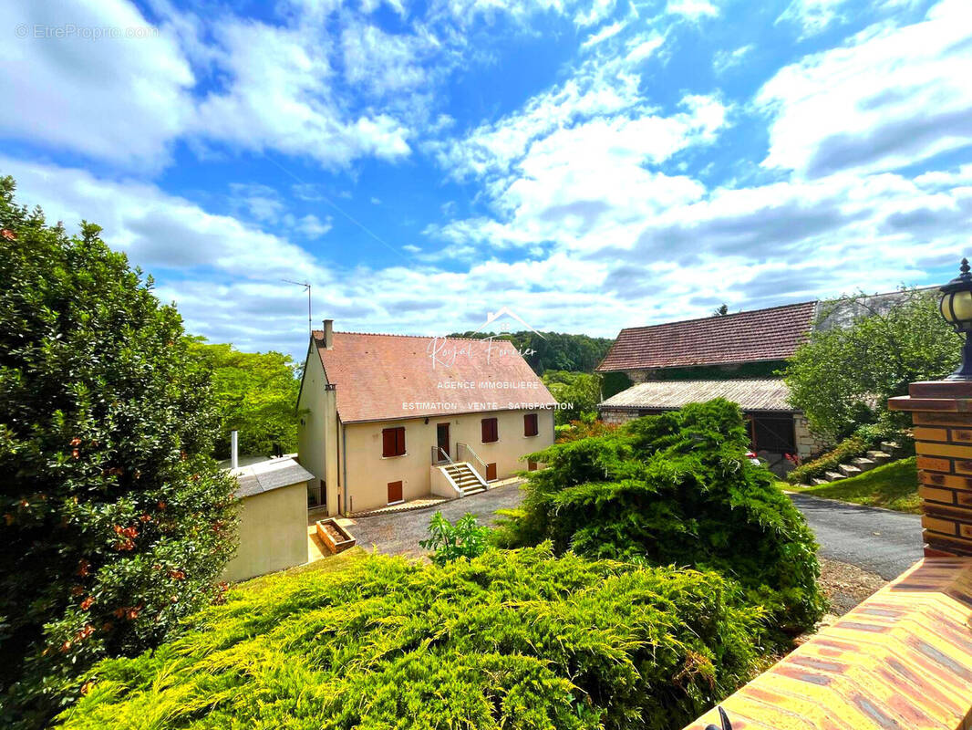 Maison à DANGE-SAINT-ROMAIN