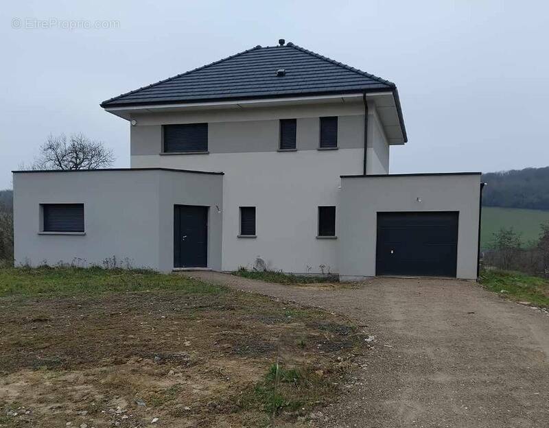 Maison à LA FEUILLIE