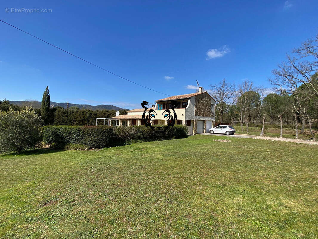 Maison à BAGNOLS-EN-FORET