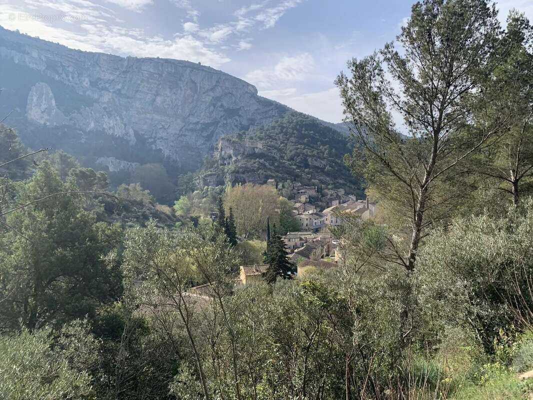 Terrain à FONTAINE-DE-VAUCLUSE