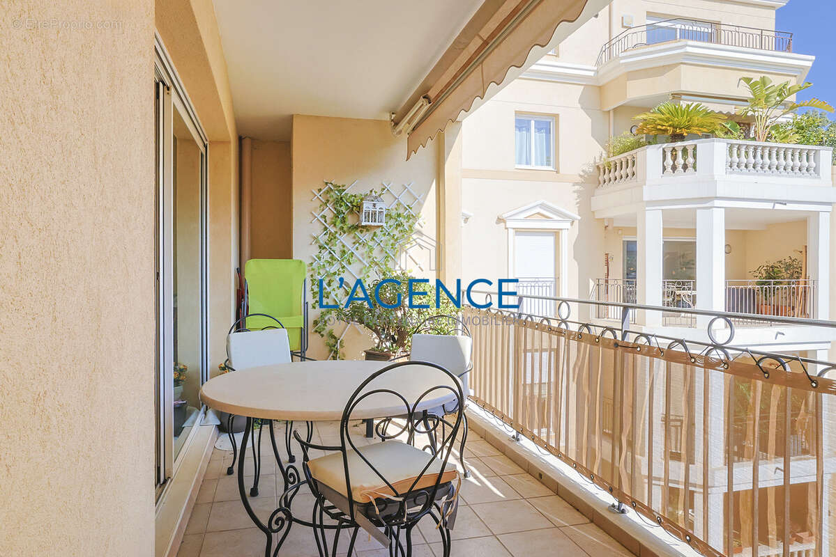 Appartement à HYERES