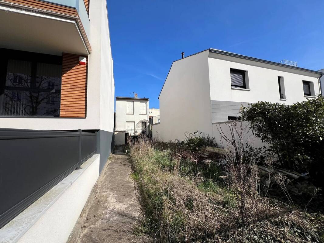 Maison à ISSY-LES-MOULINEAUX