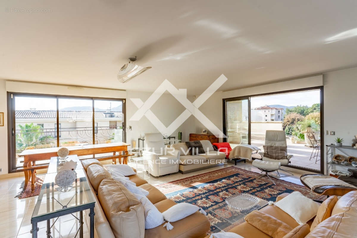 Appartement à HYERES