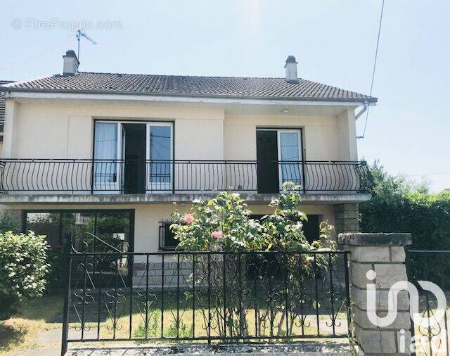 Photo 1 - Maison à MONTLUCON