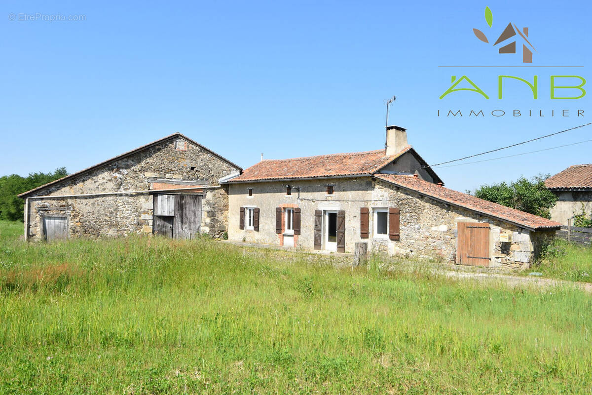 Maison à BUSSIERE-BADIL
