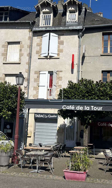 Maison à ALLASSAC