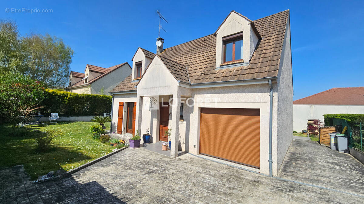 Maison à LINAS