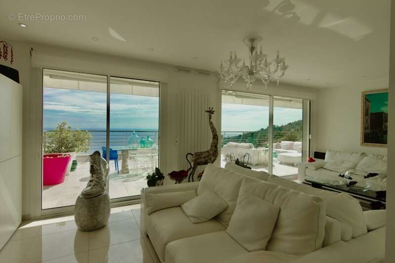 Appartement à EZE