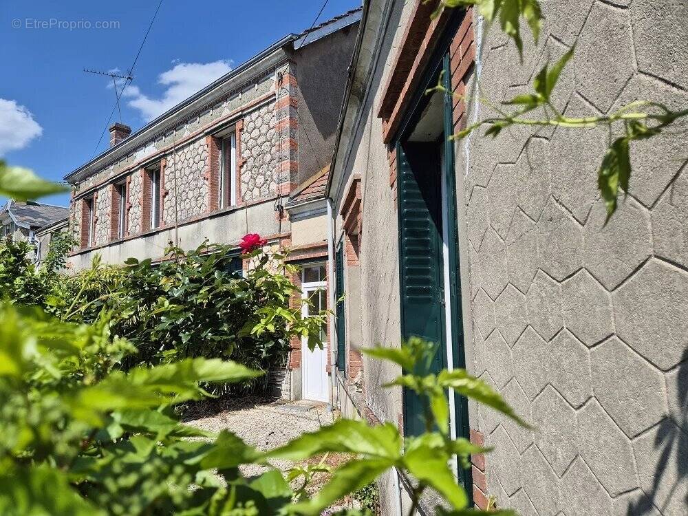 Maison à BEAUNE-LA-ROLANDE