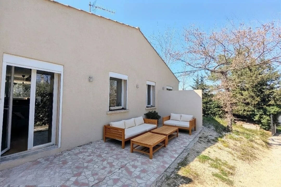 Maison à VELAUX
