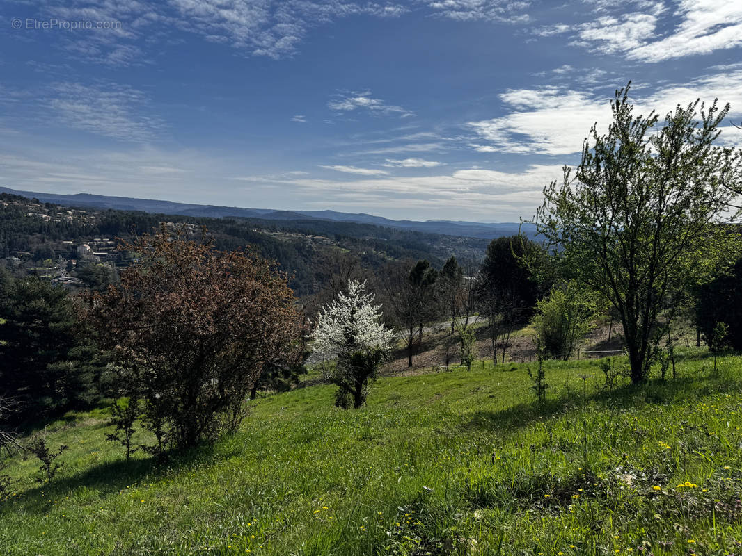 Terrain à VALS-LES-BAINS