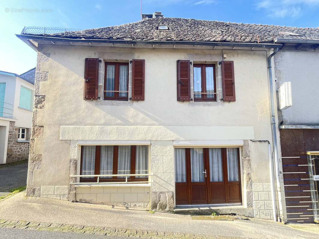 Maison à SAINT-PRIVAT