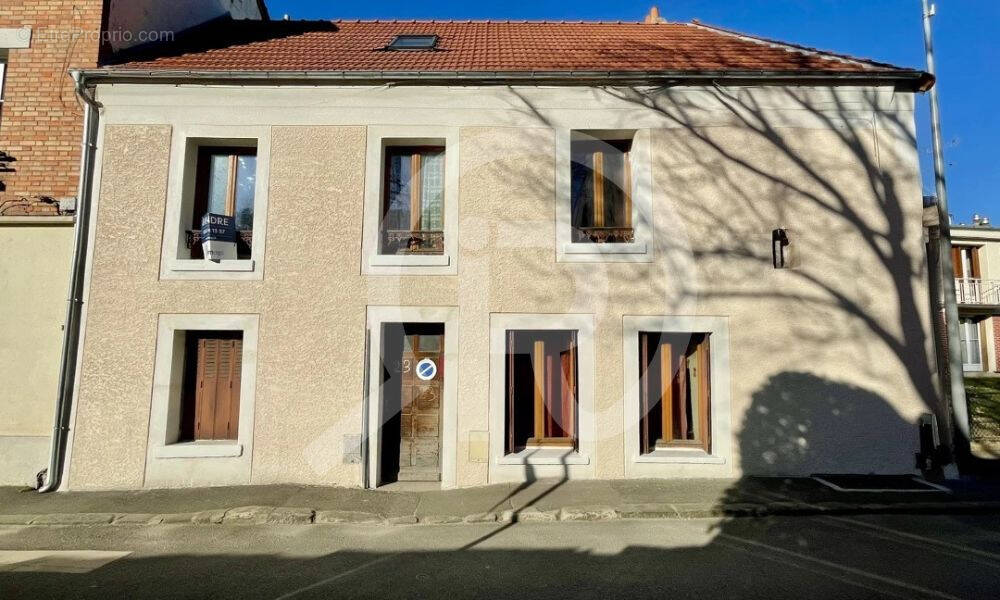 Maison à L&#039;HAY-LES-ROSES