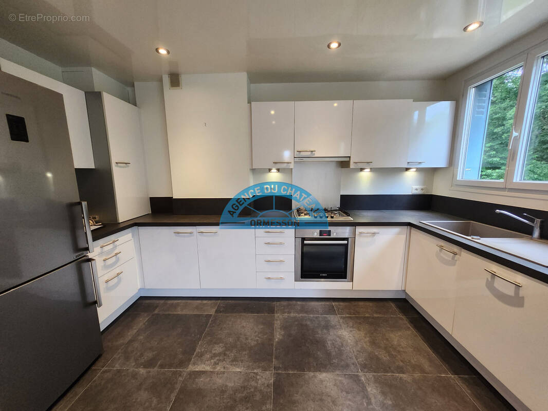Appartement à LE PLESSIS-TREVISE