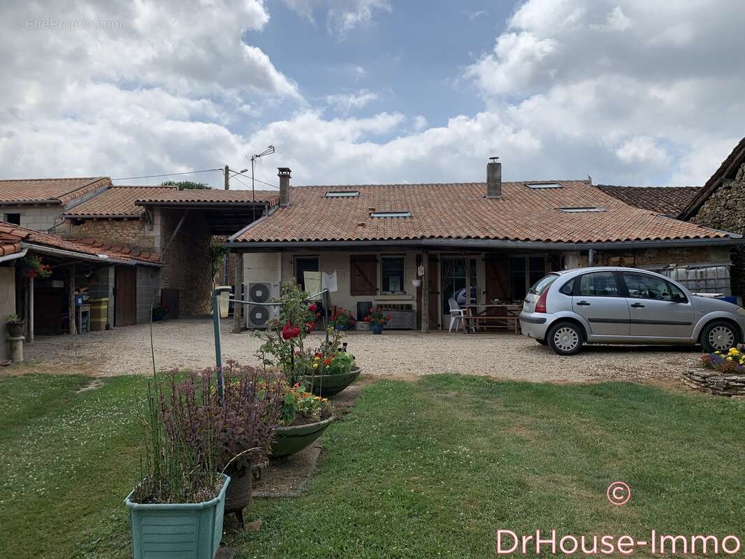 Maison à TAPONNAT-FLEURIGNAC