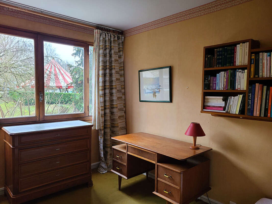 Appartement à FONTENAY-LE-FLEURY