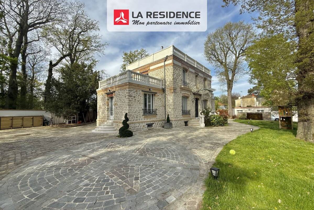 Maison à BEAUCHAMP