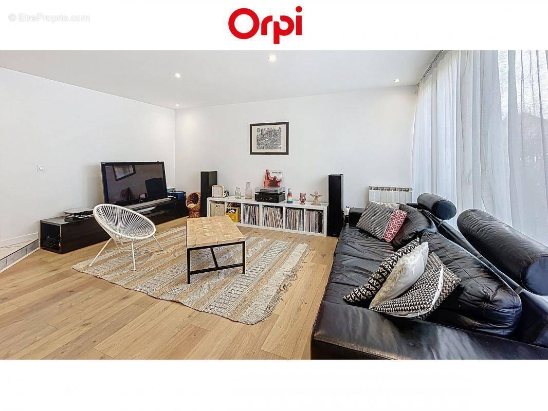 Appartement à VETRAZ-MONTHOUX