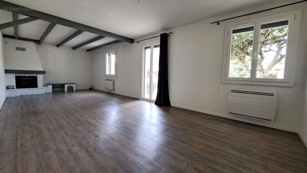 Maison à LIMOURS