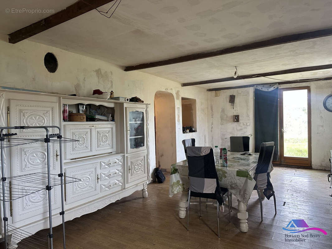 séjour  - Maison à CHATEAUMEILLANT
