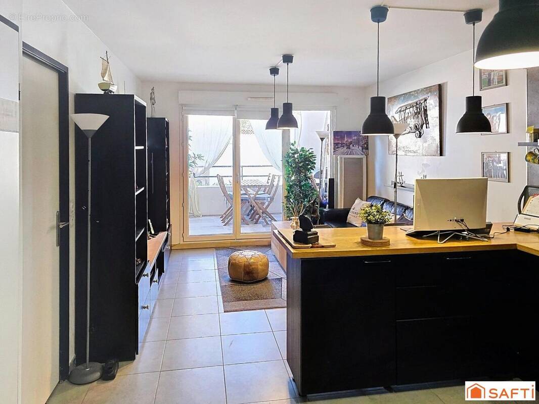 Photo 1 - Appartement à MARSEILLE-9E