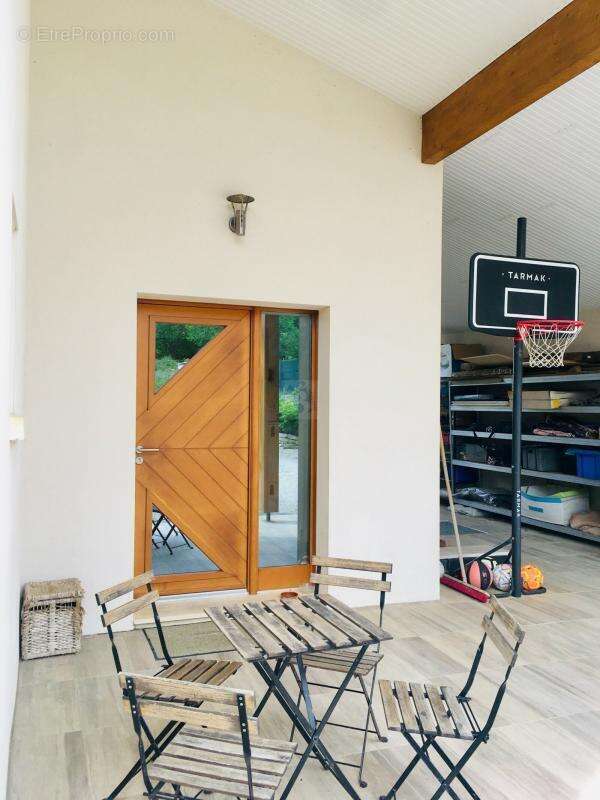Maison à MORNAC