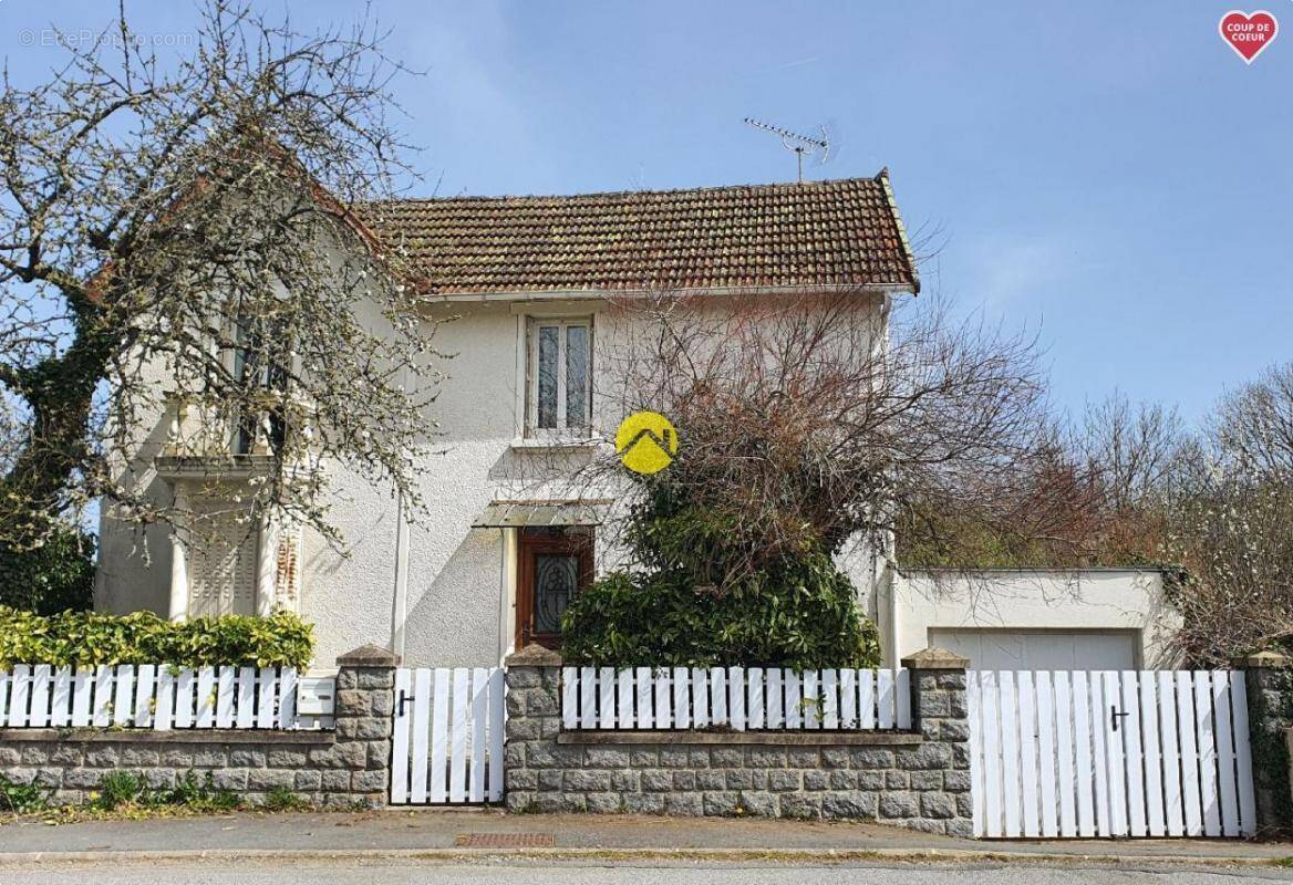 Maison à AUZANCES