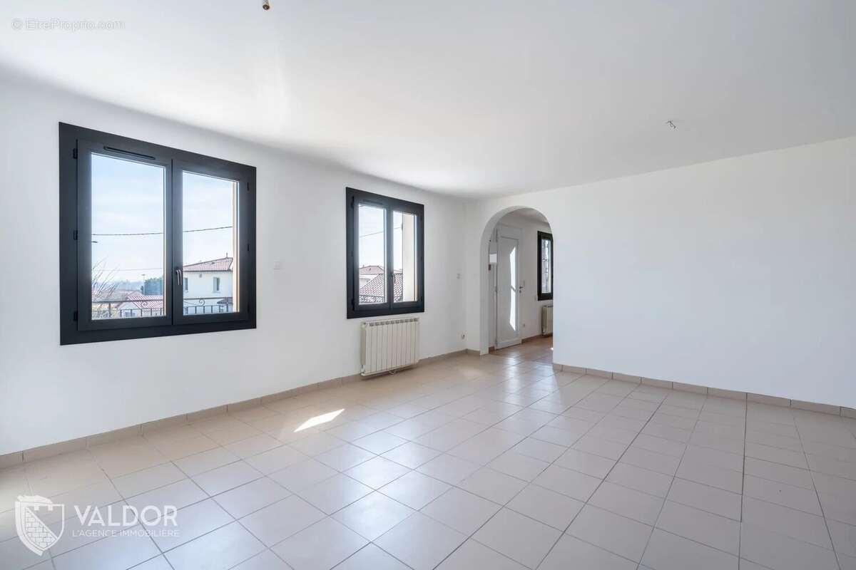 Appartement à LUCENAY