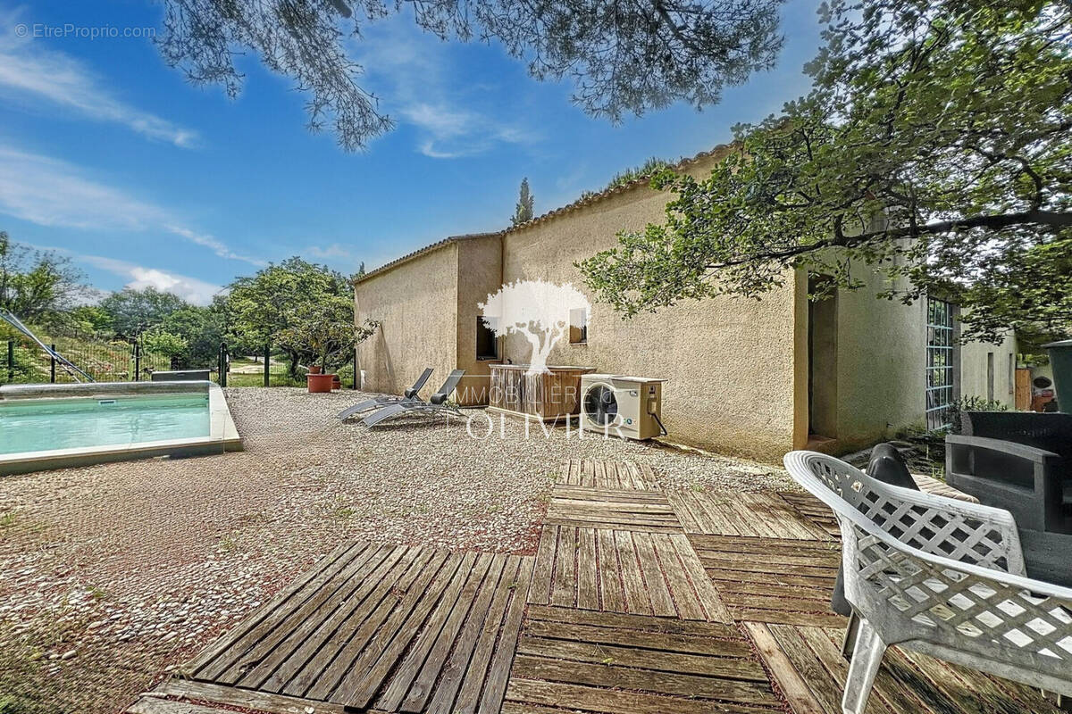 Maison à LACOSTE
