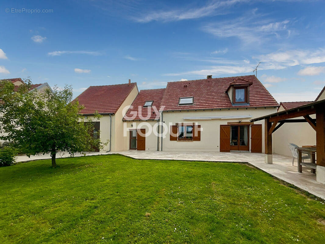 Maison à SAINTS