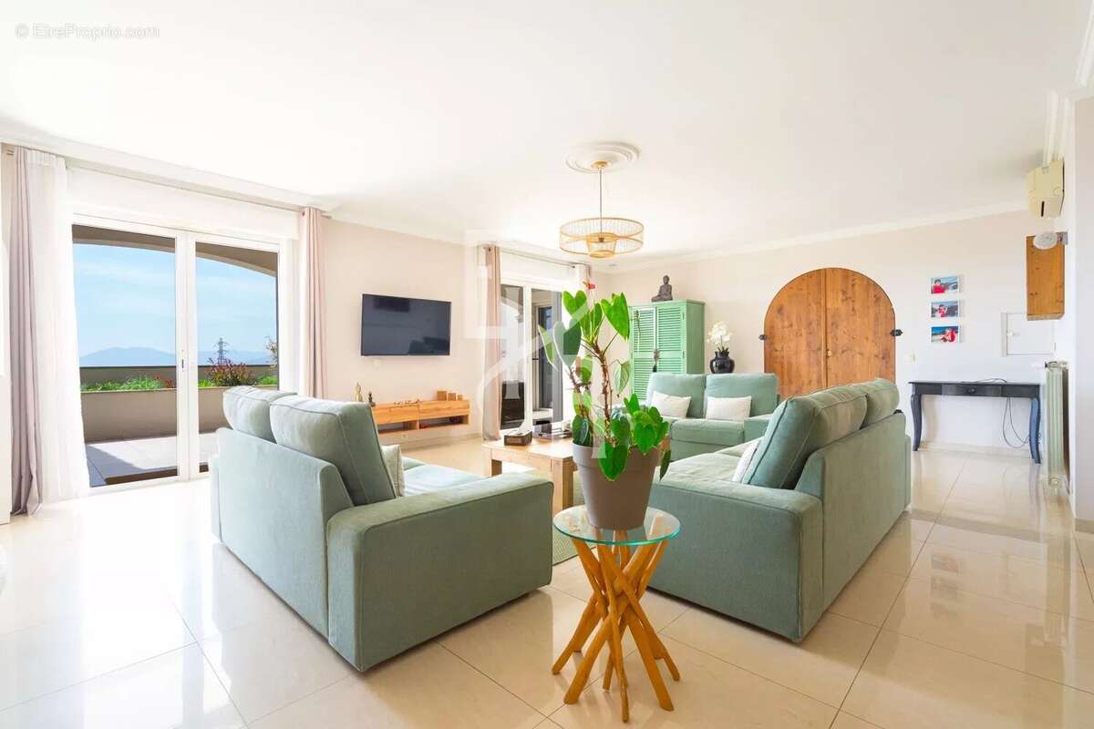 Maison à MOUGINS