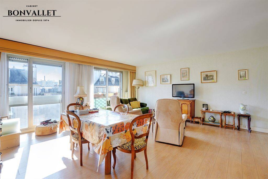 Appartement à PARIS-15E