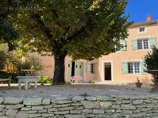 Maison à SAINT-SATURNIN-LES-APT