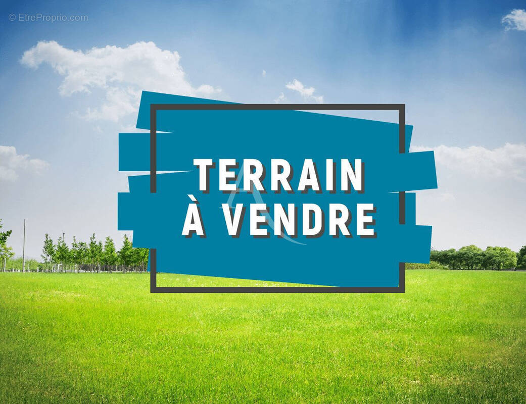 Terrain à MATOURY