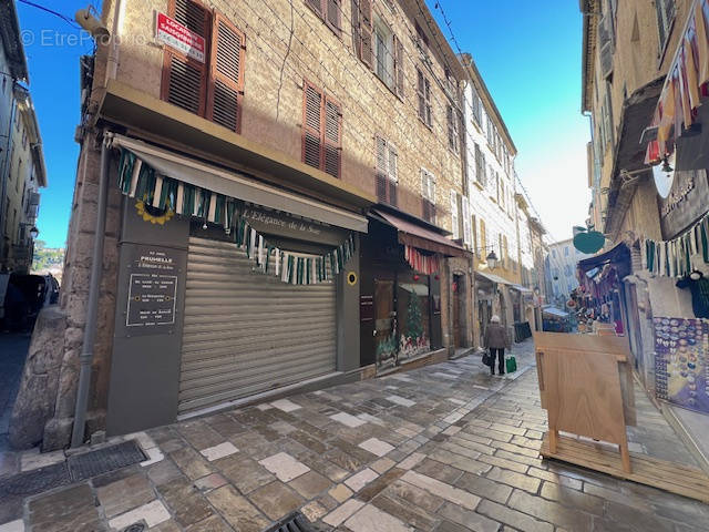 Commerce à HYERES