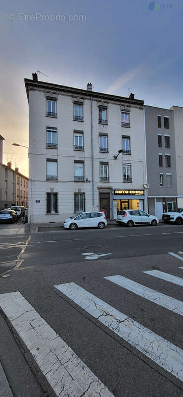 Commerce à LYON-8E