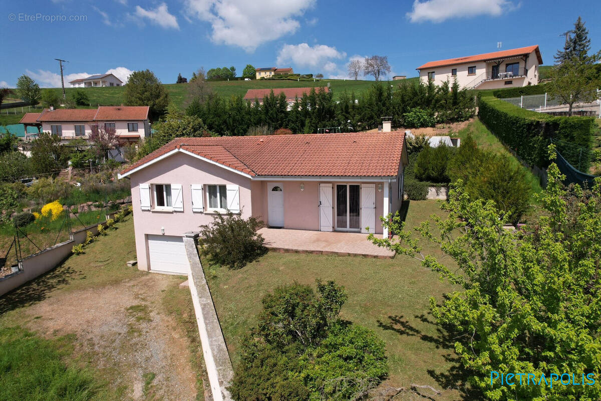 Maison à AMPLEPUIS