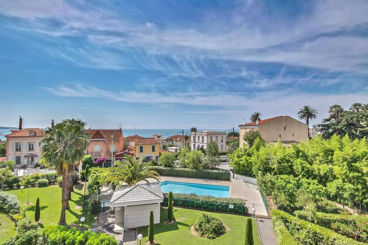 Appartement à VALLAURIS