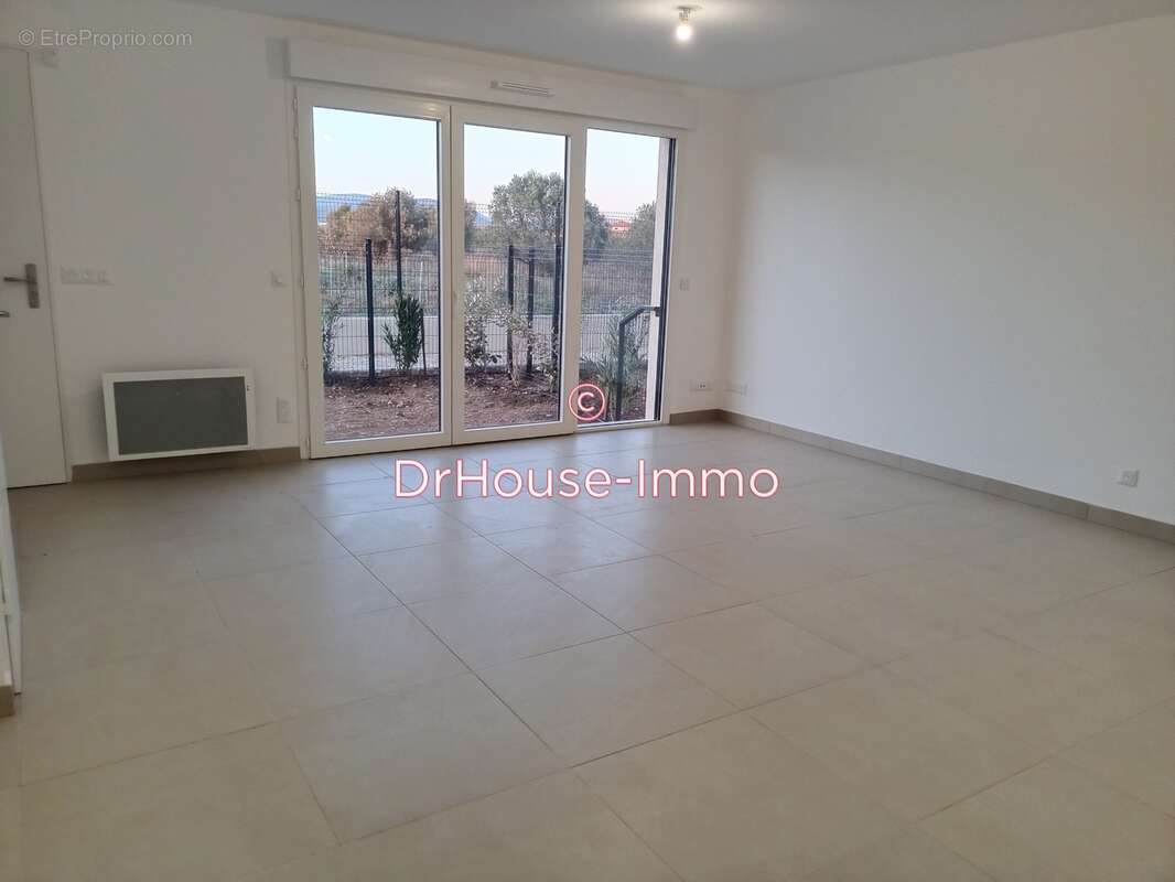 Appartement à LA CRAU