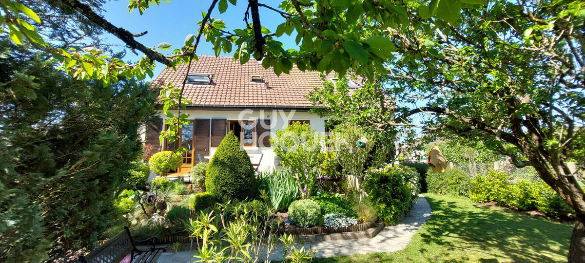 Maison à EPONE