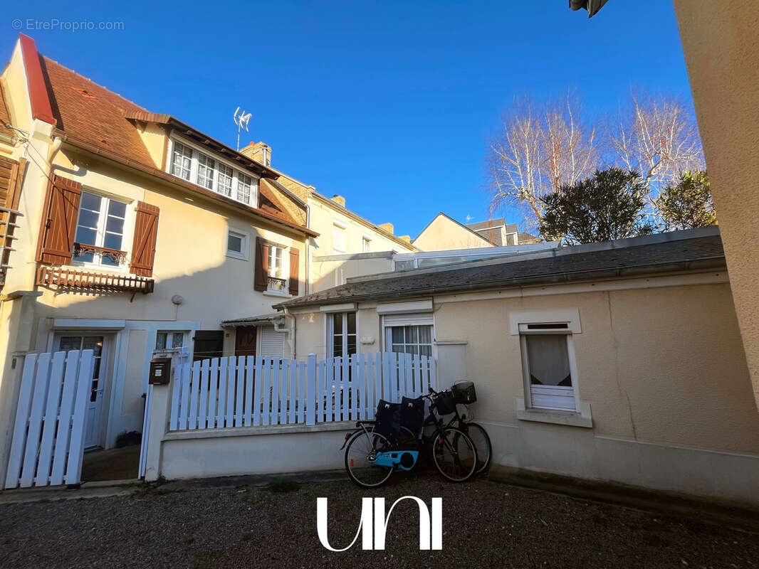 Maison à LANGRUNE-SUR-MER