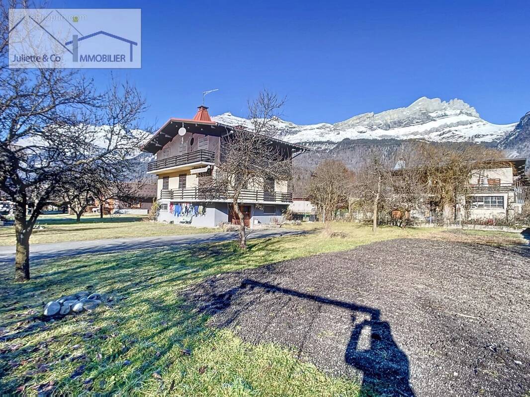 Maison à LES HOUCHES