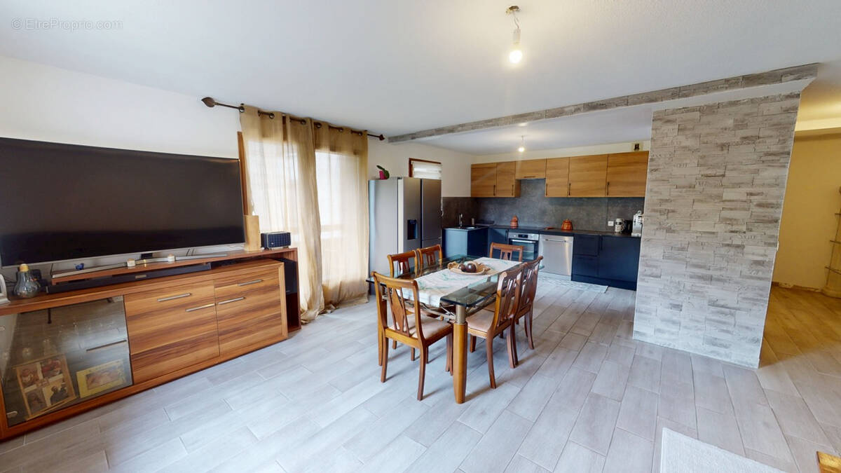 Appartement à GIERES