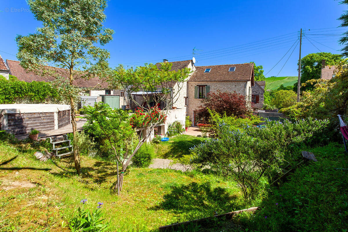 Maison à BEYNES