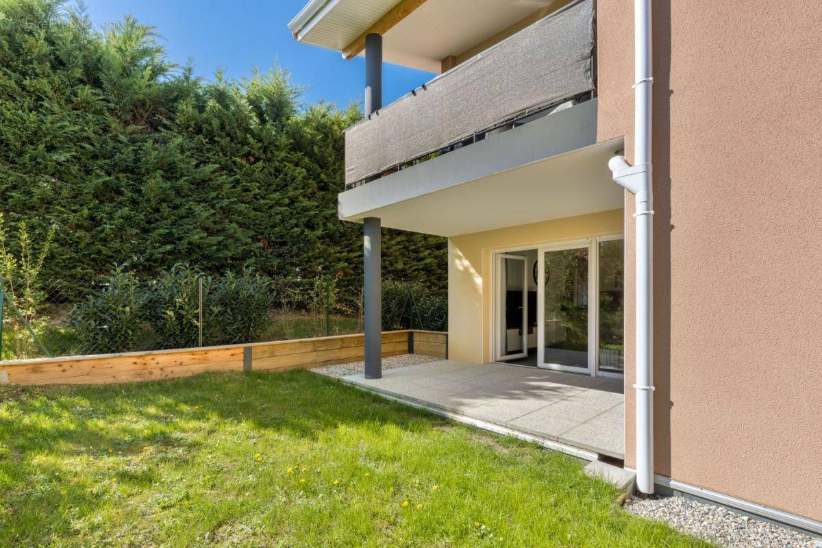 Appartement à SIMANDRES