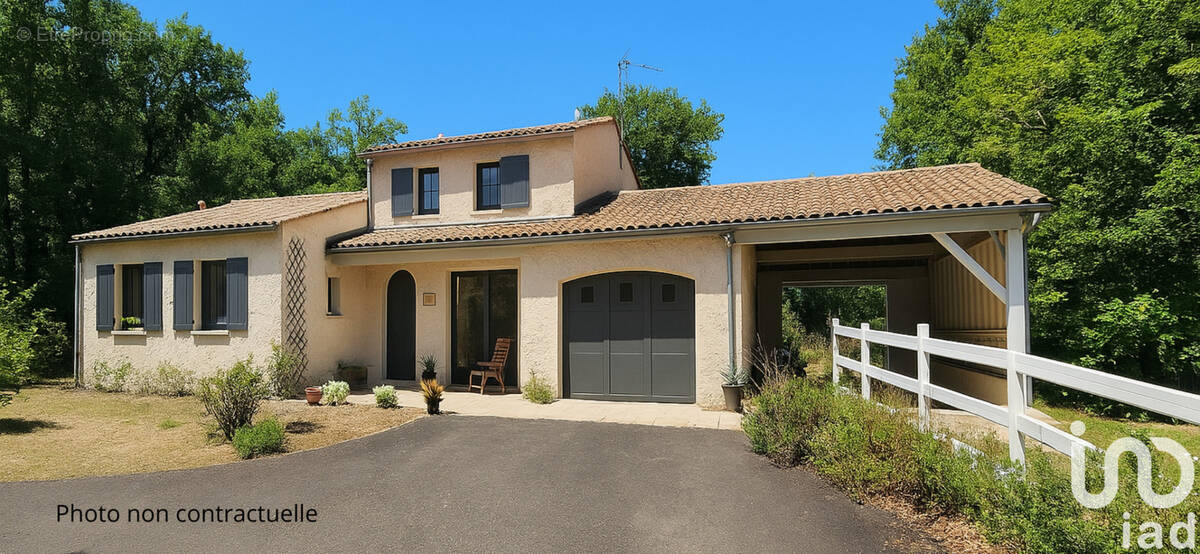 Photo 1 - Maison à VOEUIL-ET-GIGET
